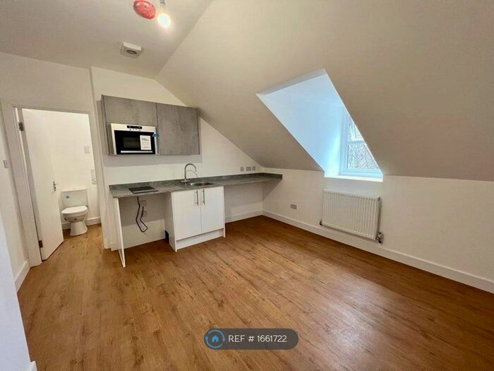 Studio To Rent In Kingston Road, Teddington, TW11
