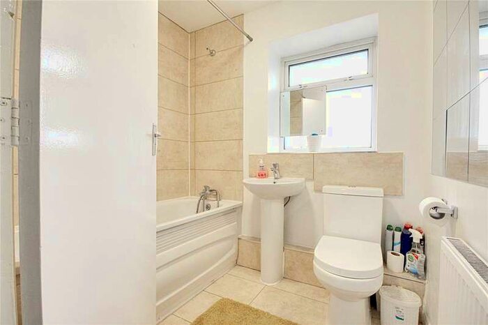 1 Bedroom Apartment To Rent In Hertford Road, Enfield, EN3