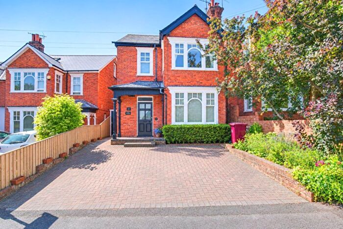 3 Bedroom Flat For Sale In Priest Hill, Caversham, RG4