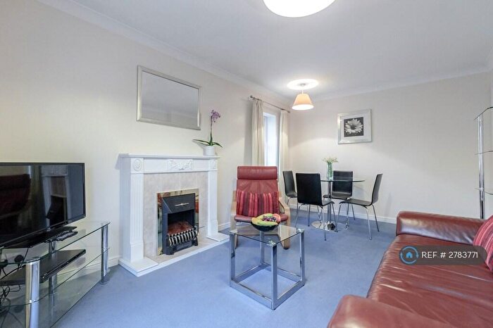 2 Bedroom Flat To Rent In Sabin Gates, Bracknell, RG12