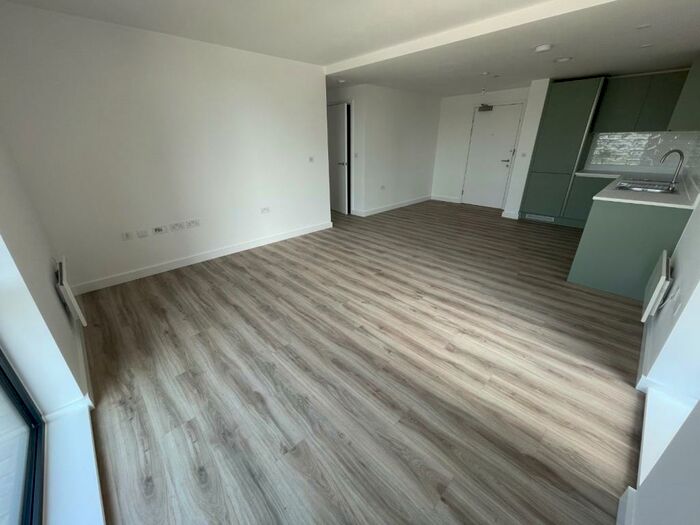 2 Bedroom Apartment To Rent In Kimpton Road, Luton, Bedfordshire, LU2