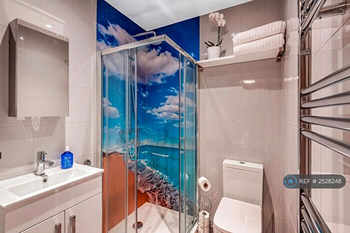 1 Bedroom Flat To Rent In Abbey Height, Waltham Abby, EN9