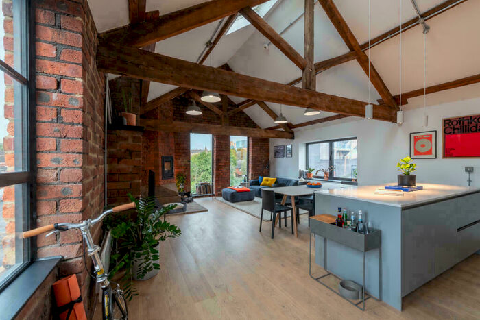 3 Bedroom Apartment To Rent In Milton Street, Sheffield, S3