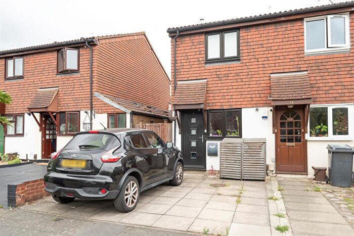 2 Bedroom Semi Detached House For Sale In Tiptree Close, Chingford, E4