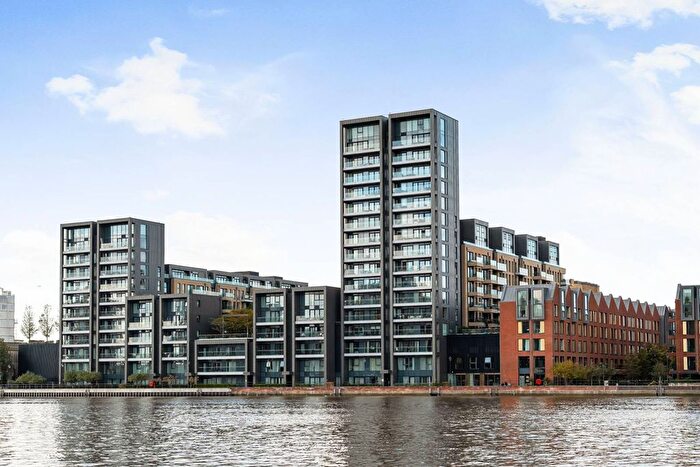 2 Bedroom Flat To Rent In Central Avenue, Fulham, London, SW6