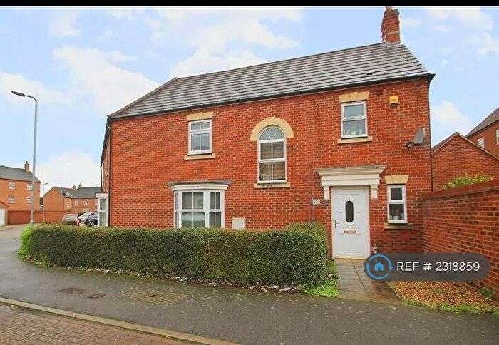 3 Bedroom Semi-Detached House To Rent In Shaw Gardens, Langley, Slough, SL3