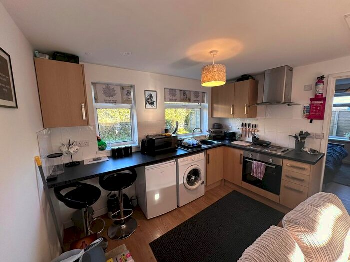 1 Bedroom Semi-Detached House To Rent In Mitchell Road, St Austell, PL25