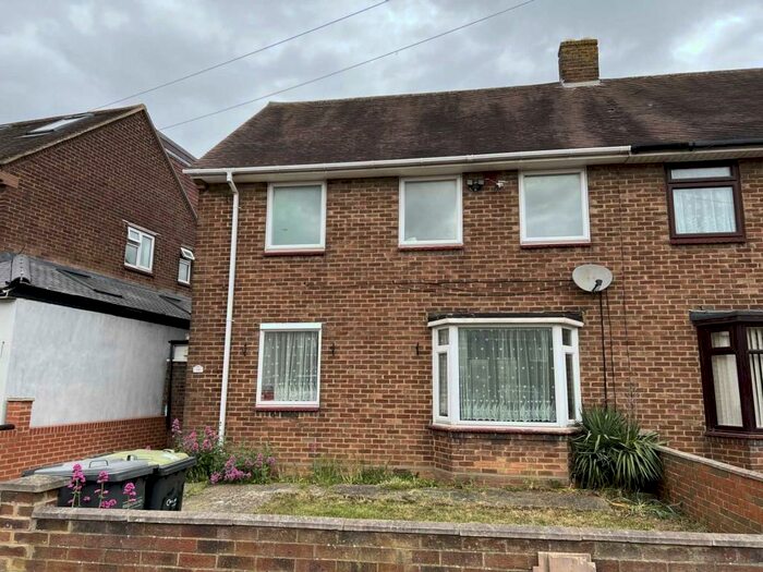3 Bedroom Semi-Detached House To Rent In Cowridge Crescent, Luton, LU2