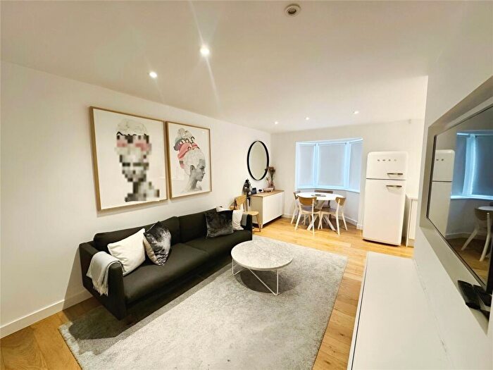 2 Bedroom Flat To Rent In Autumn Drive, Sutton, SM2