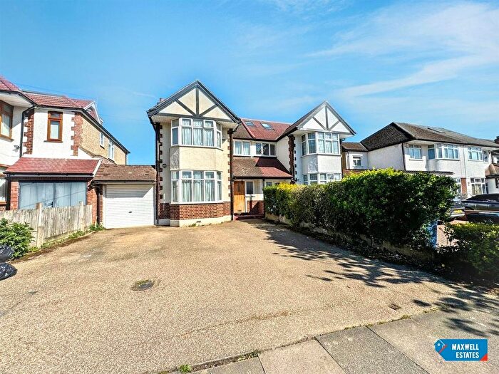 3 Bedroom Semi Detached House For Sale In Broadfields Avenue, Edgware, HA8
