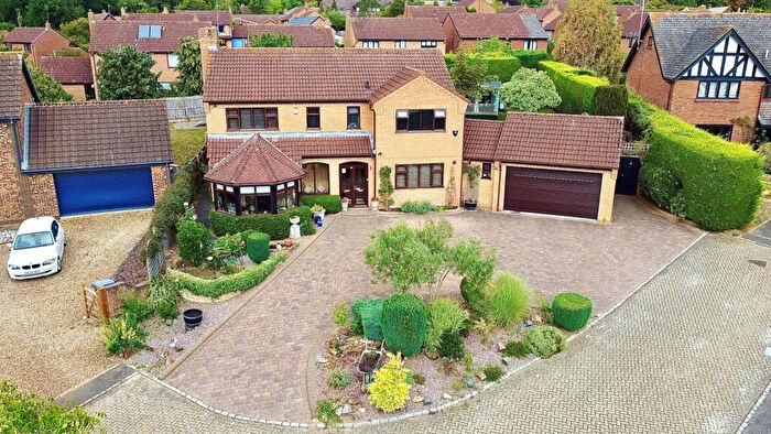 4 Bedroom Detached House For Sale In Lister Drive, West Hunsbury, Northampton, NN4