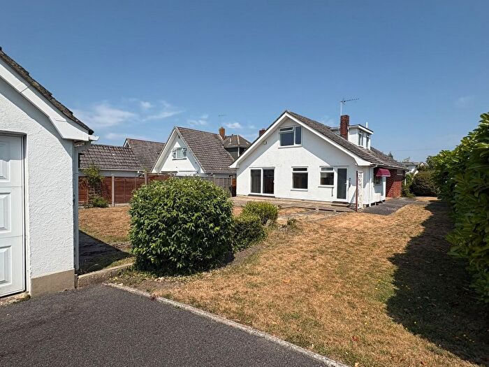 4 Bedroom Bungalow For Sale In Dorset Avenue, Ferndown, BH22