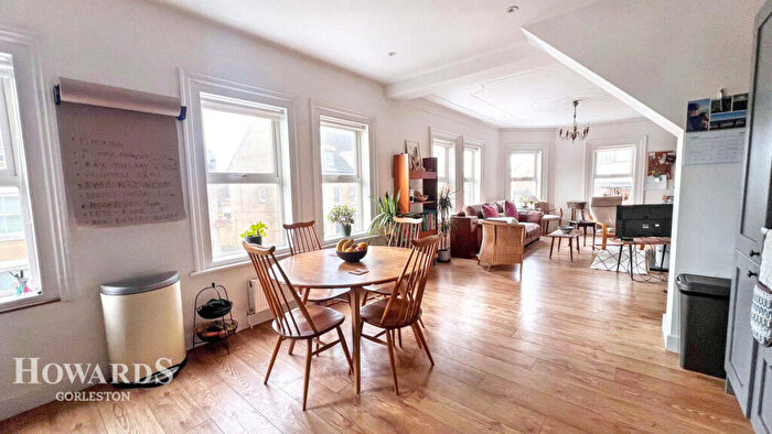 4 Bedroom Apartment For Sale In High Street, Gorleston, NR31