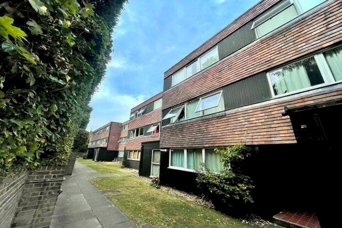 1 Bedroom Flat To Rent In Eleanor Close, Lewes, BN7