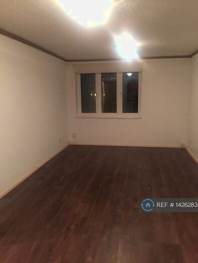 2 Bedroom Flat To Rent In Riverside Close, London, E5