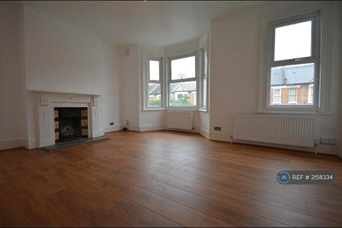 2 Bedroom Flat To Rent In Catford, London, SE6