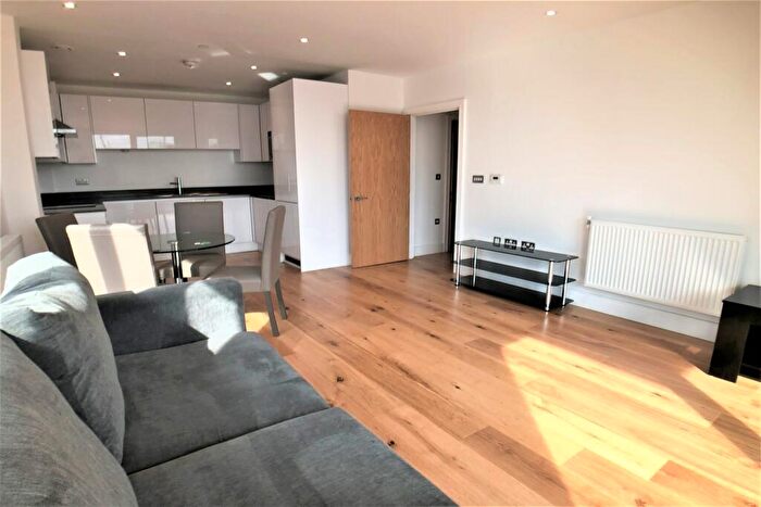 2 Bedroom Apartment To Rent In Thanet Tower, E16