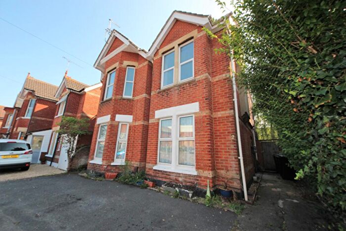 2 Bedroom Flat To Rent In Waterloo Road, Winton, Bournemouth, BH9