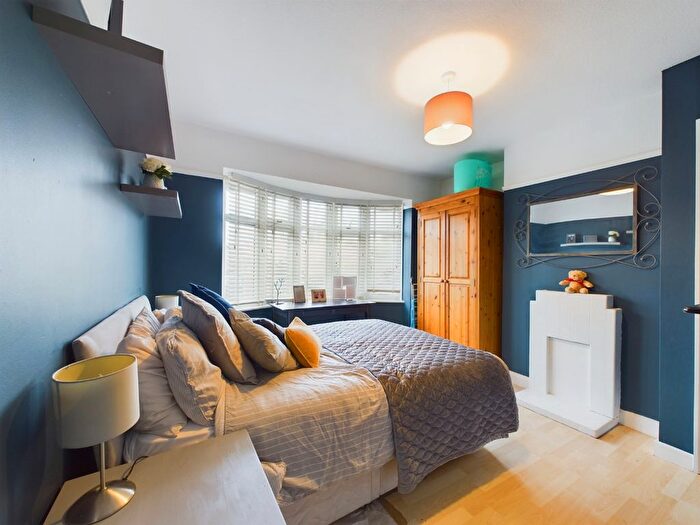 3 Bedroom Terraced House For Sale In Lyncroft Way, Kingsthorpe, Northampton, NN2
