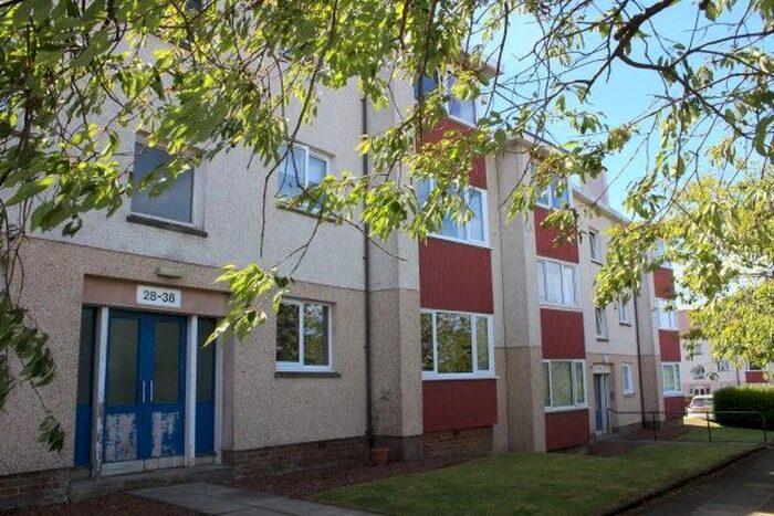2 Bedroom Flat To Rent In Rannoch Green, East Kilbride, G74