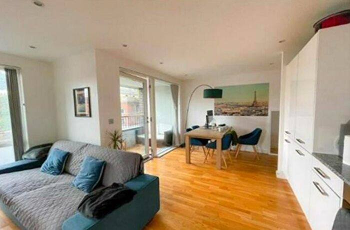 2 Bedroom Flat To Rent In Austin Street, E2
