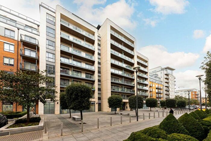 3 Bedroom Flat To Rent In Boulevard Drive, London, NW9