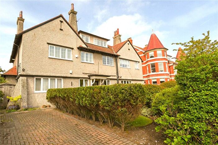 3 Bedroom Flat To Rent In Curzon Road, Hoylake, Wirral, CH47