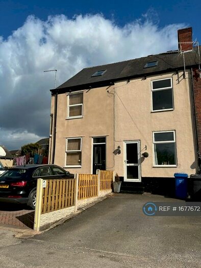 3 Bedroom Terraced House To Rent In Station Road, Brimington, Chesterfield, S43