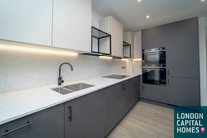 2 Bedroom Apartment To Rent In Apartment In Willowbrook House At Woodberry Down, London, N4