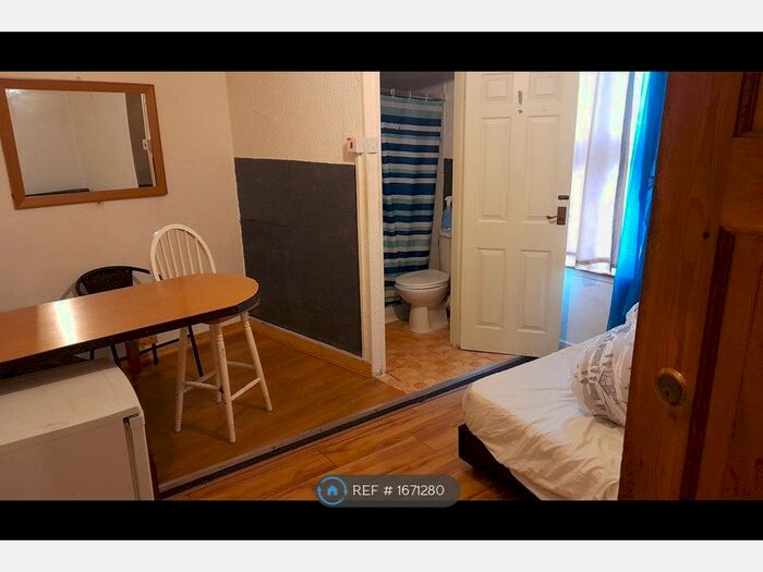 2 Bedroom Flat To Rent In London, London, N22