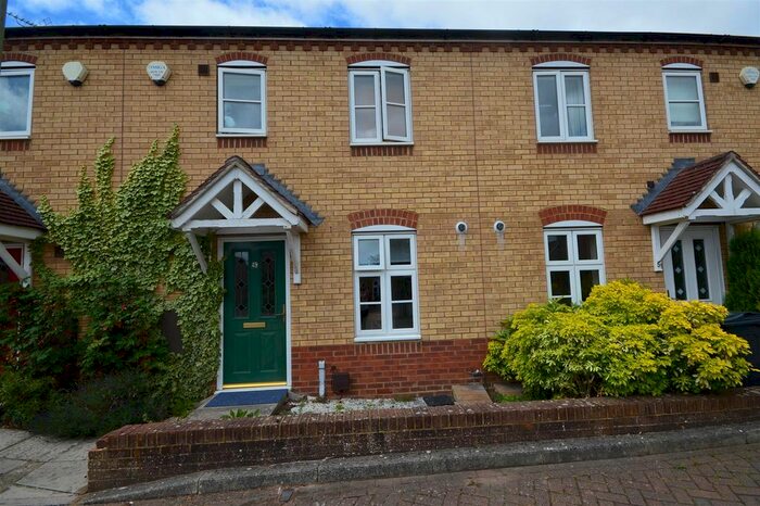 3 Bedroom Terraced House To Rent In Aylesbury Road, Kennington, Ashford TN25