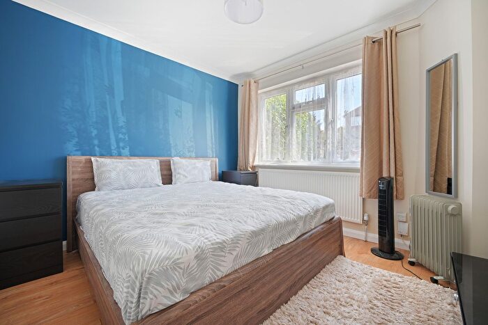 5 Bedroom Semi-Detached House To Rent In Sefton Avenue, Harrow, HA3