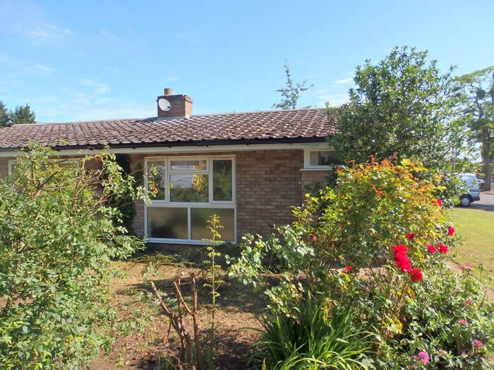 1 Bedroom Semi-Detached Bungalow To Rent In High Street, Great Barford, MK44