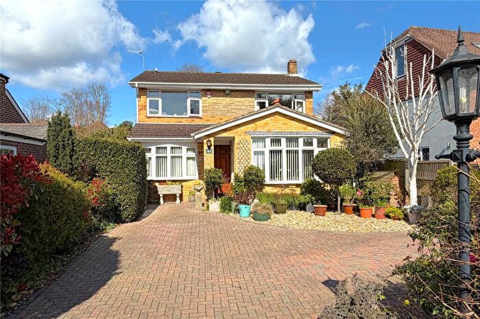3 Bedroom Detached House For Sale In Lower Road, Bedhampton, Havant, Hampshire, PO9