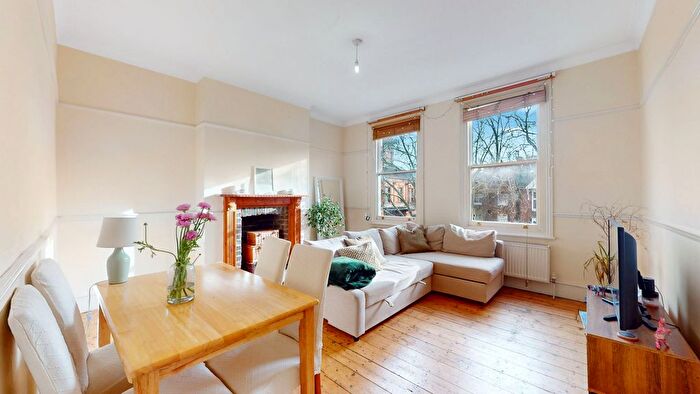 3 Bedroom Flat To Rent In Chiswick High Road, London, W4