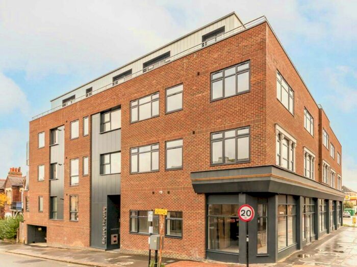 3 Bedroom Flat To Rent In Portland Road, London, SE25