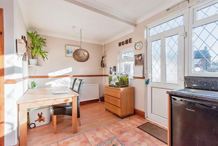 2 Bedroom Semi-Detached House For Sale In Broomhill Square, Knottingley, WF11