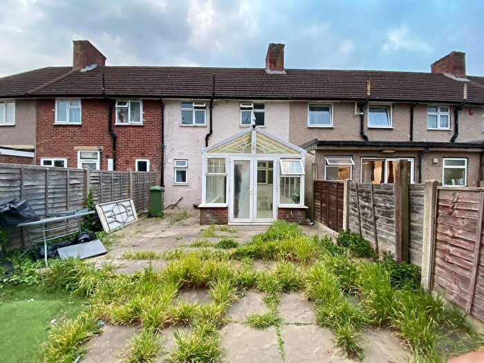 3 Bedroom Terraced House To Rent In Stevens Road, Dagenham, RM8
