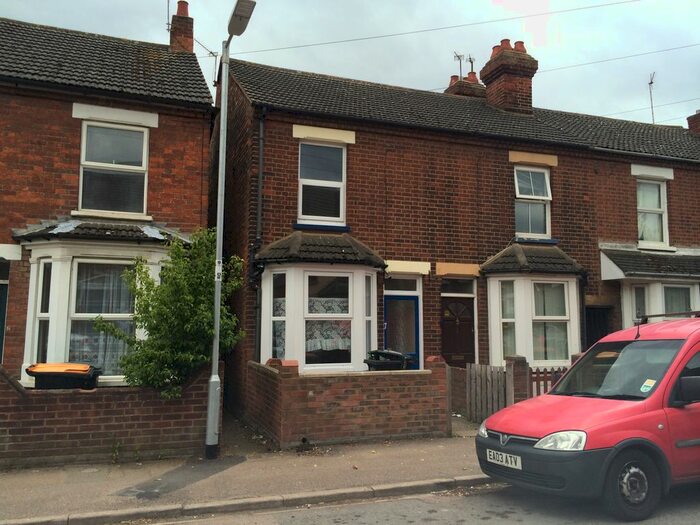 3 Bedroom Semi-Detached House To Rent In College Road, Bedford, MK42