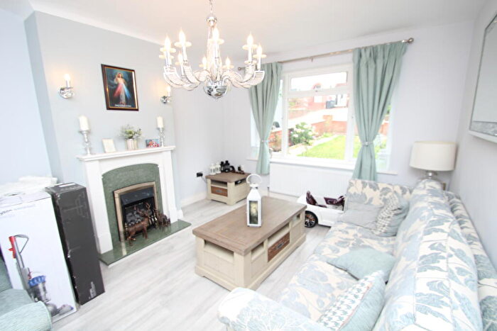 3 Bedroom End Of Terrace House To Rent In Foxearth Road, South Croydon, CR2