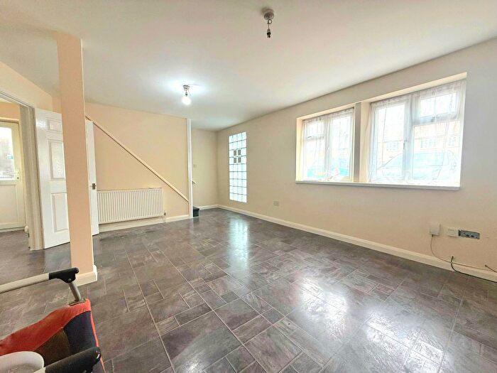 3 Bedroom Semi Detached House To Rent In Long Elmes, Harrow, HA3