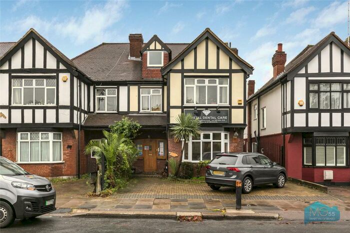 Apartment To Rent In Durnsford Road, Bounds Green, London, N11