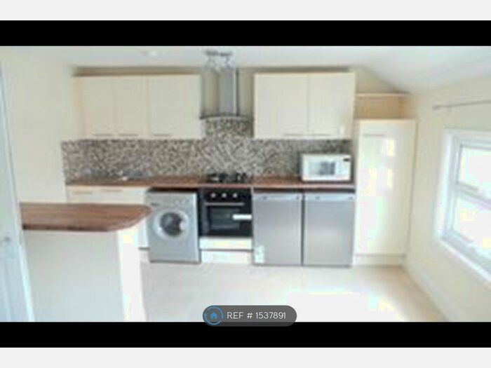 1 Bedroom Flat To Rent In Chatham Street, Reading, RG1