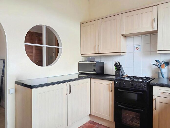1 Bedroom Flat To Rent In Slateford Road, Edinburgh, Midlothian, EH11