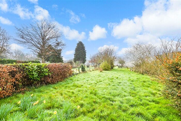 3 Bedroom Semi-detached House For Sale In Tonbridge Road, Teston, Maidstone, Kent, ME18