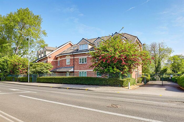 2 Bedroom Maisonette To Rent In Radcliffe Road, West Bridgford, Nottingham, NG2