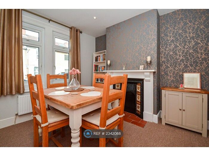 2 Bedroom Terraced House To Rent In Dryden Street, Swindon, SN1