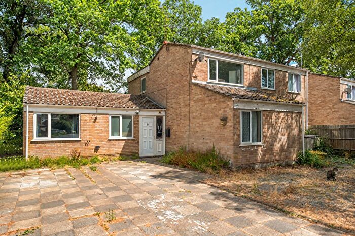4 Bedroom Detached House For Sale In Verran Road, Camberley, Surrey, GU15