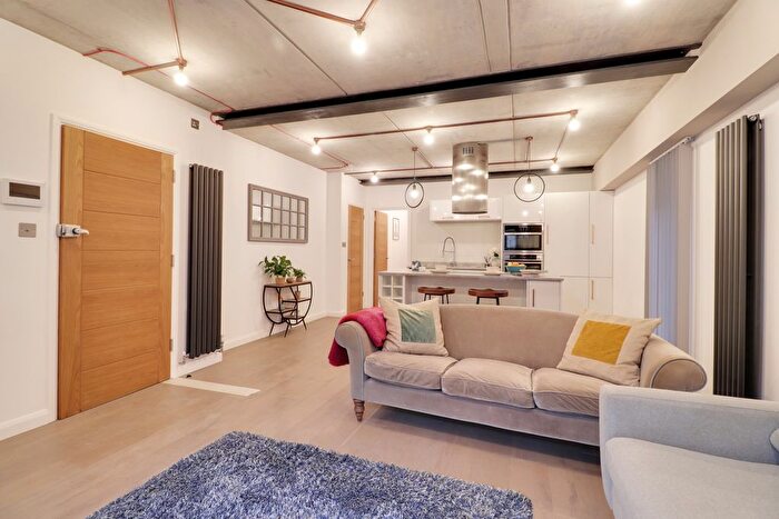 2 Bedroom Flat To Rent In Roehampton Lane, London, SW15