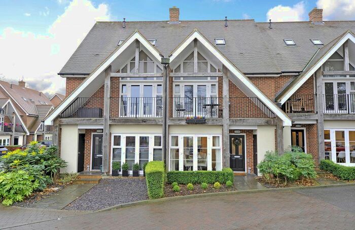 4 Bedroom Terraced House To Rent In Uplands Road, Guildford, GU1